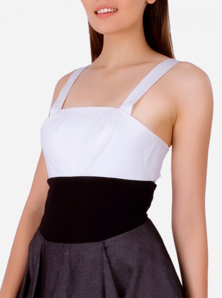 Yumumu Bandeau White with Black Knit Top (Black)