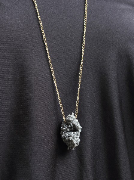 Environmental Jewelry Oval Necklace (Grey/Gold)
