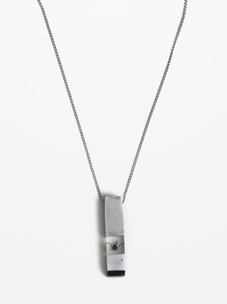 Heloveedee Tsuru Block Necklace (Grey)