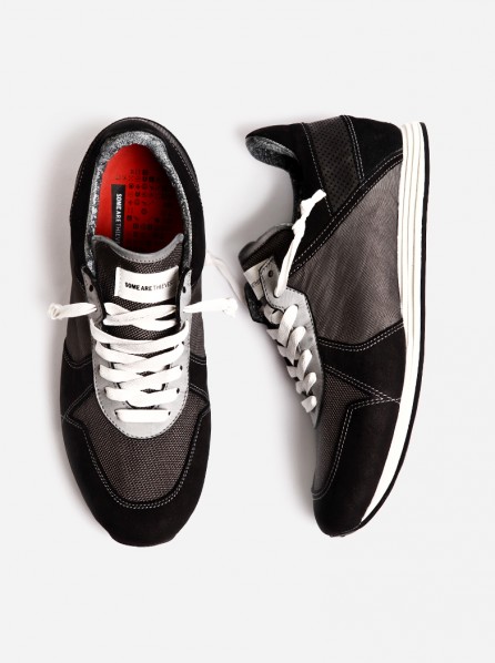 SOME ARE THIEVES Men Runaway Sneakers (Anthracite)