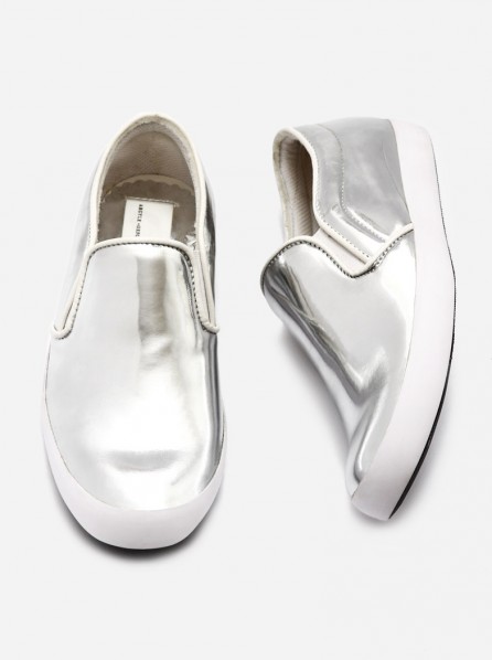 ARGYLE & OXFORD Slip On Shoes (Silver)