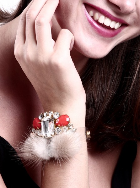 Yuna Crown Glamorous Fur Stone Bracelet (Red)