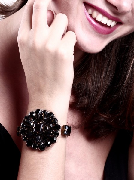 Yuna Dahlia Black Stone Bracelet (Black)