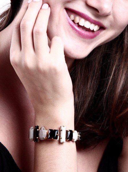 Yuna Shiny Totem Stone Bracelet (Black/Grey)