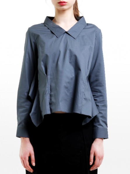 Komma Hitomi Shirt (Grey)