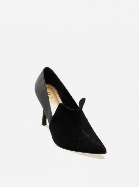 Ugna Lizzie Pointed Shoes (Black)