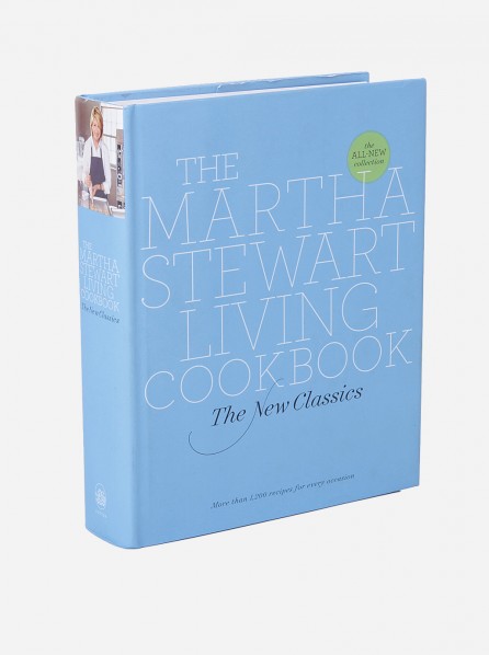 The Martha Stewart Living Cookbook: The New Classics (Steward, Martha)