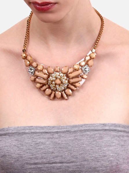 Yuna Classic Peach Stone Necklace (Peach)