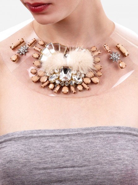 Yuna Crown Glamorous Fur Stone Necklace (Peach)